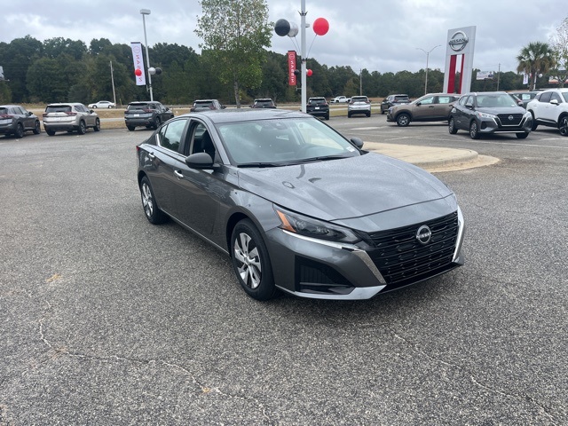2025 Nissan Altima 2.5 S photo 2