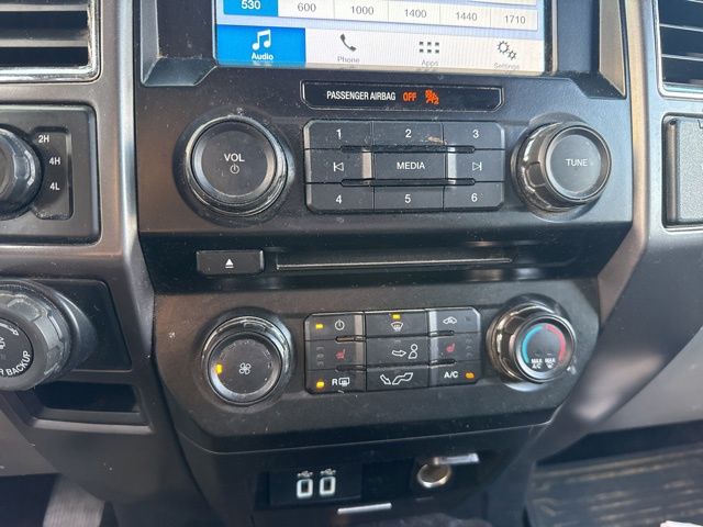 2016 Ford F-150 XLT photo 17