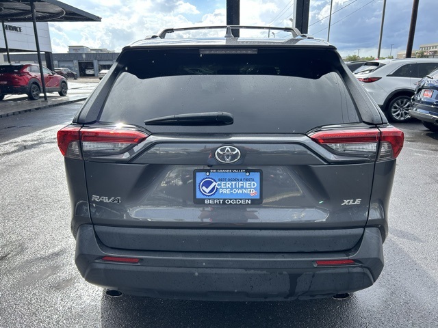 2022 Toyota RAV4 XLE Premium photo 4