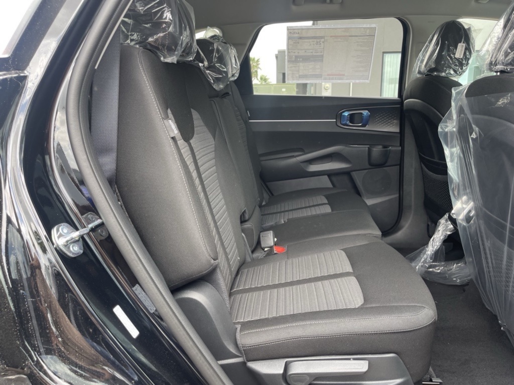 2026 Kia Sorento LX photo 14