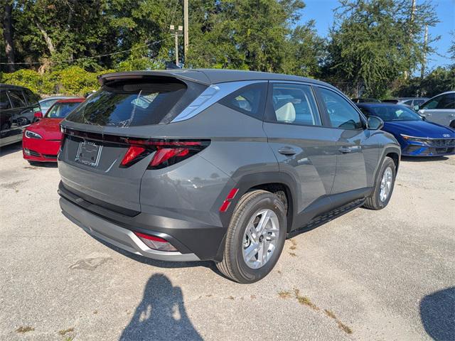 2025 Hyundai Tucson SE photo 3