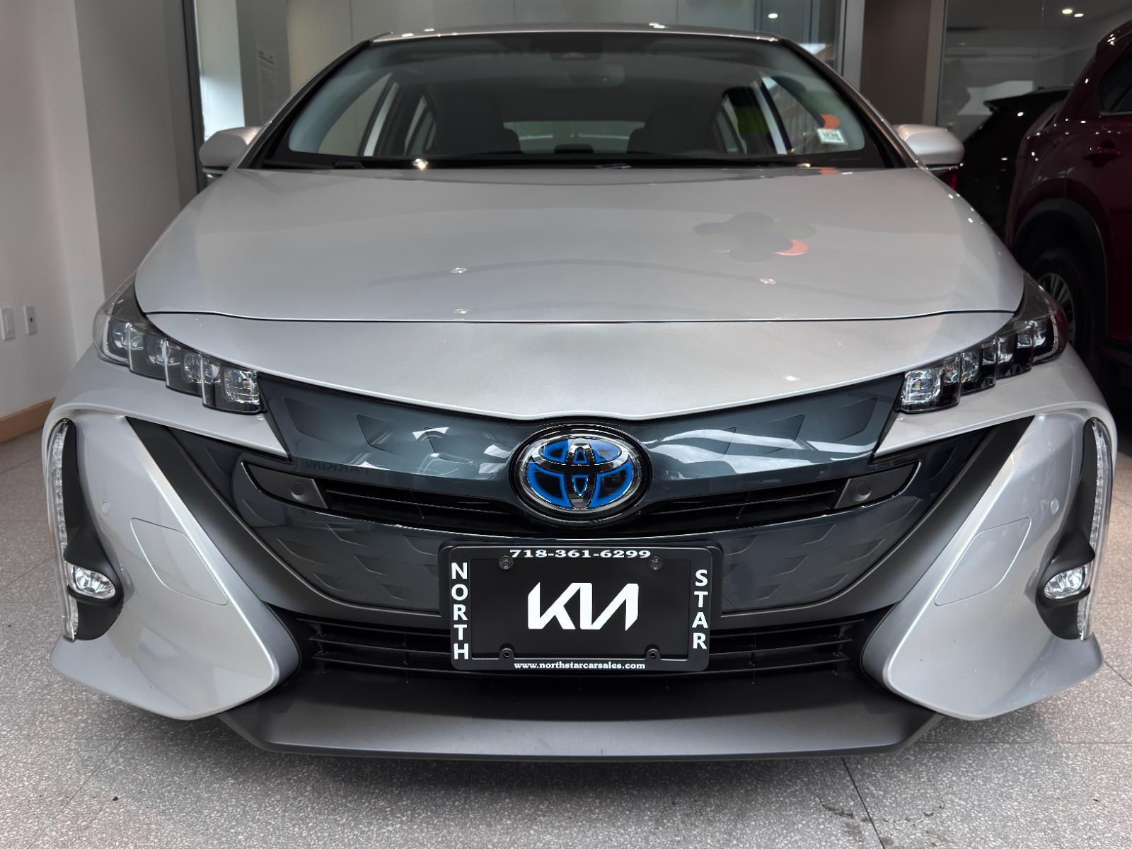2020 Toyota Prius Prime Limited photo 2