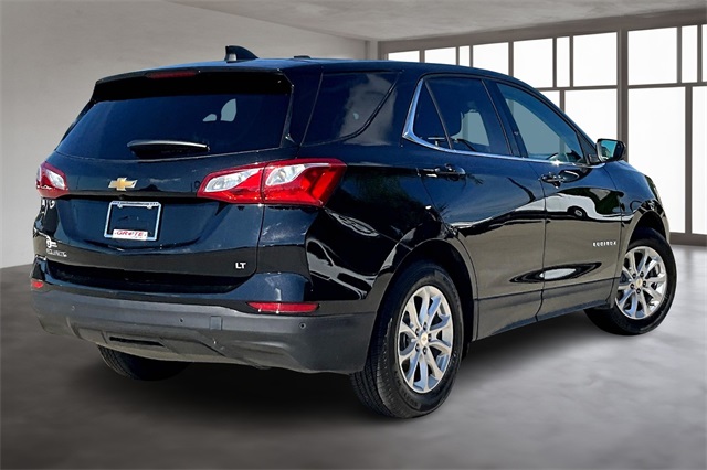 2019 Chevrolet Equinox LT photo 2