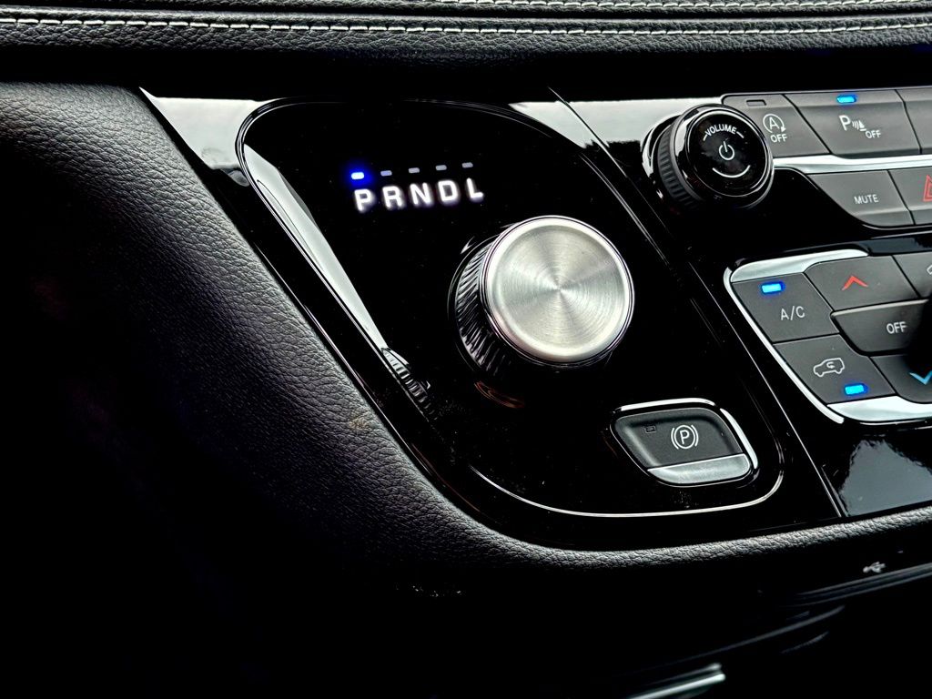 2026 Chrysler Pacifica photo 15