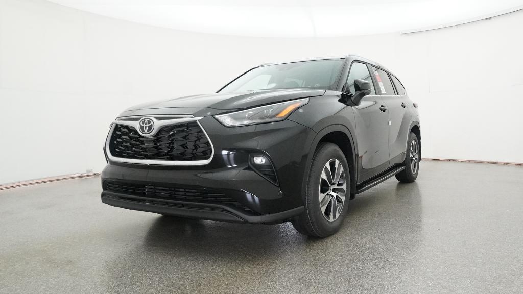 2026 Toyota Highlander XLE photo 3