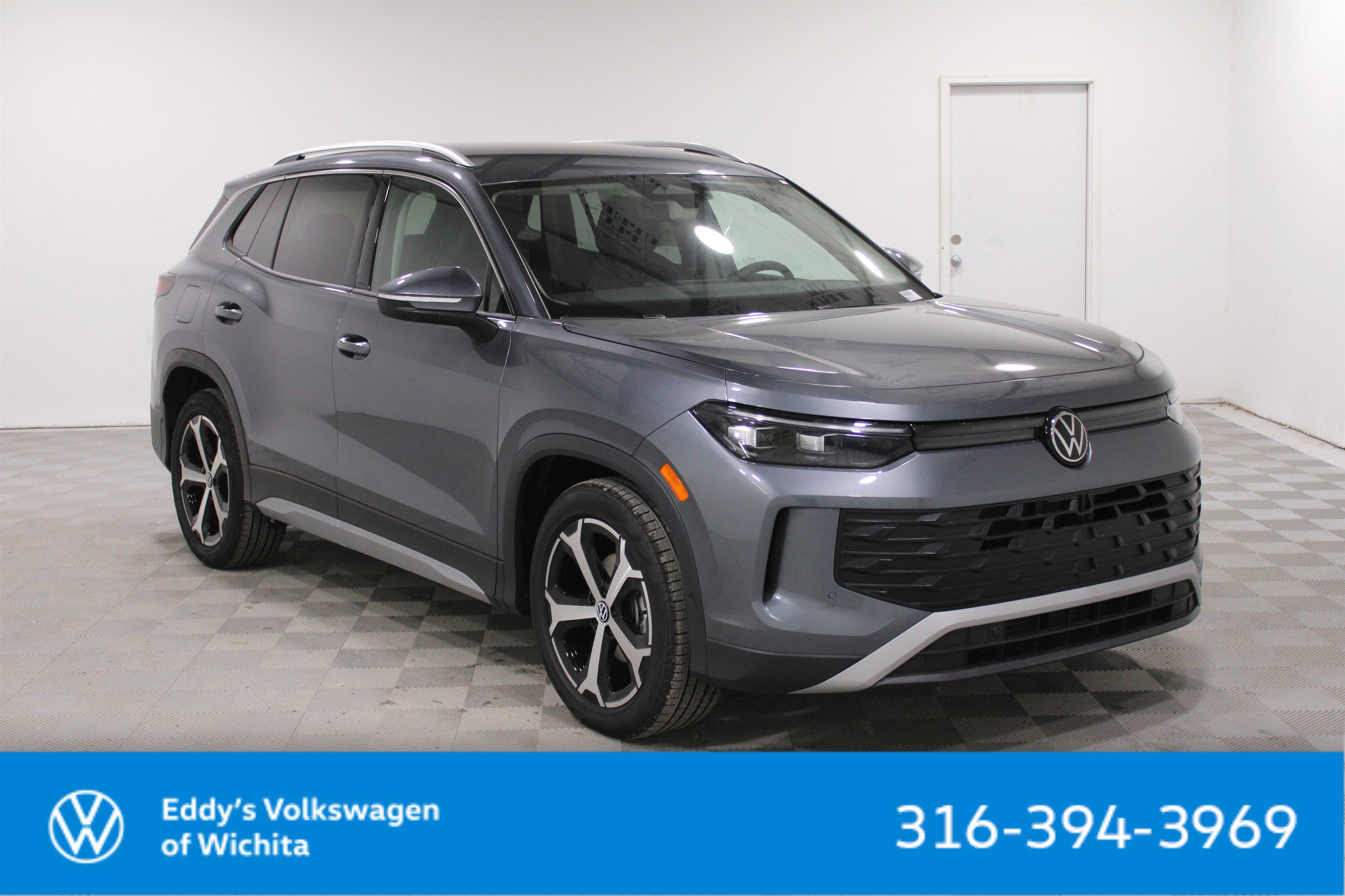 2026 Volkswagen Tiguan SE's photo