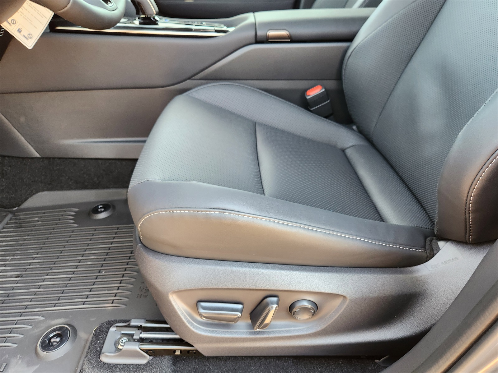 2026 Toyota Crown XLE photo 18
