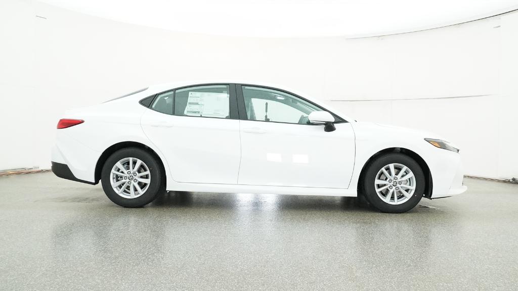 2025 Toyota Camry LE photo 25