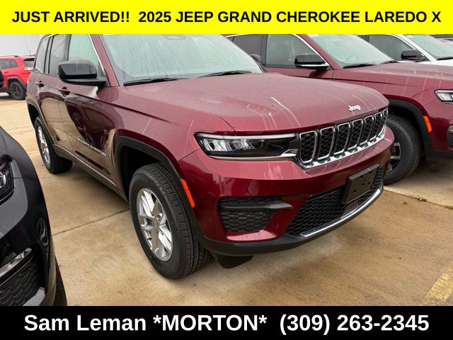 2025 Jeep Grand Cherokee Laredo's photo
