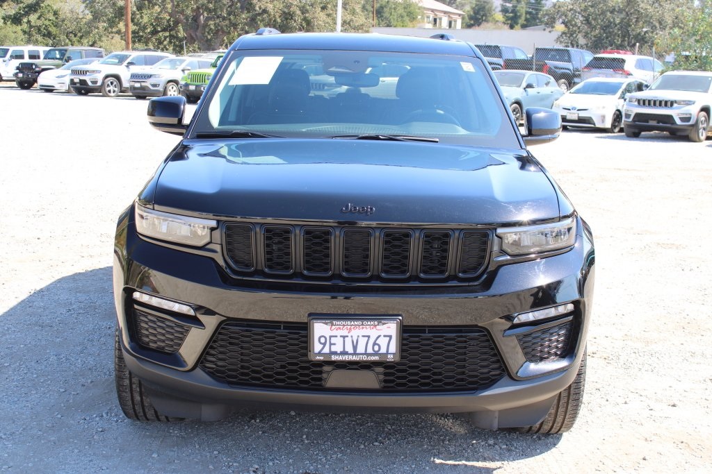 2023 Jeep Grand Cherokee Limited photo 2
