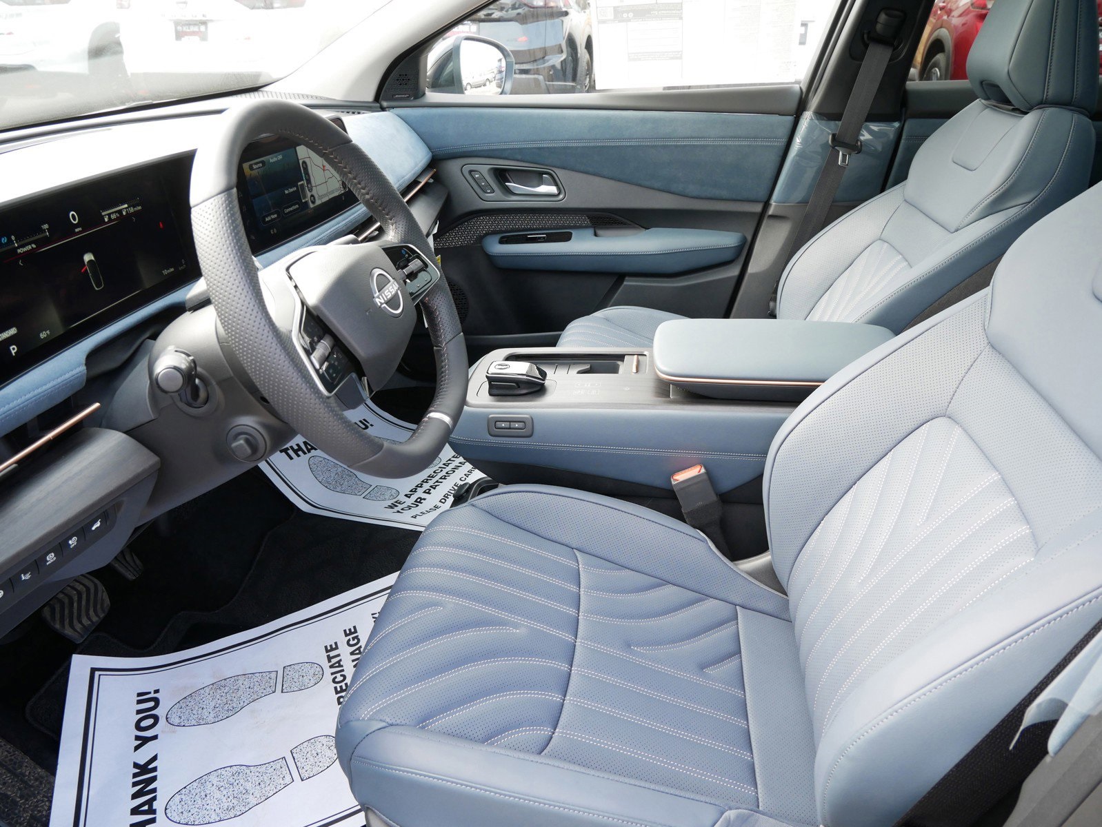2025 Nissan ARIYA Platinum e-4ORCE photo 5
