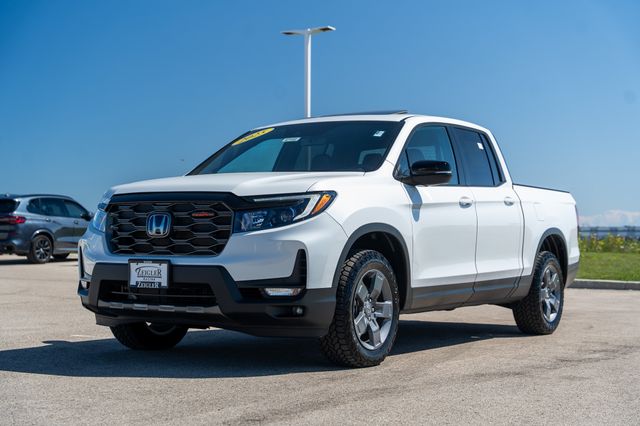 2025 Honda Ridgeline TrailSport photo 3