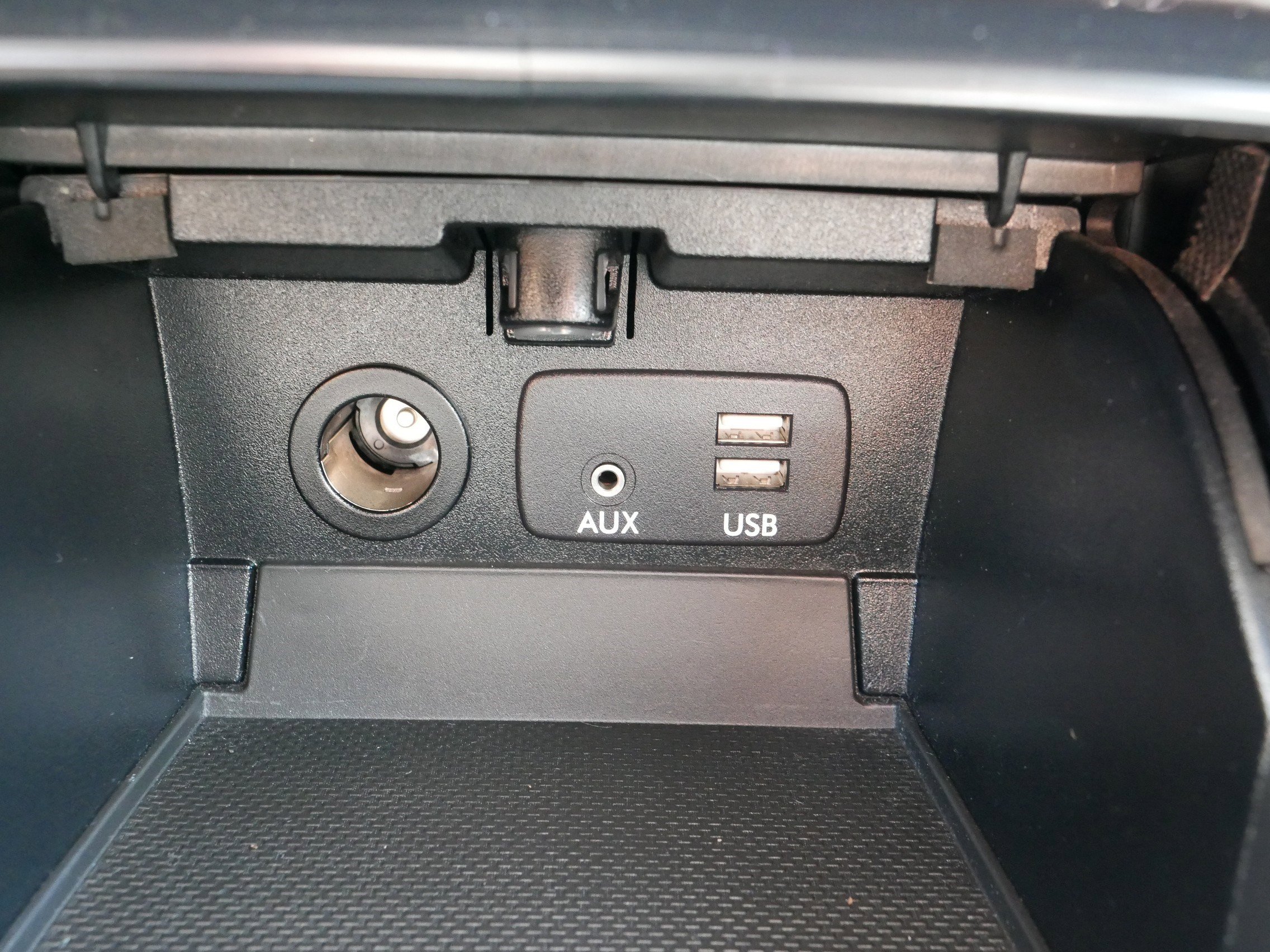 2015 Subaru Legacy 2.5i Premium photo 30