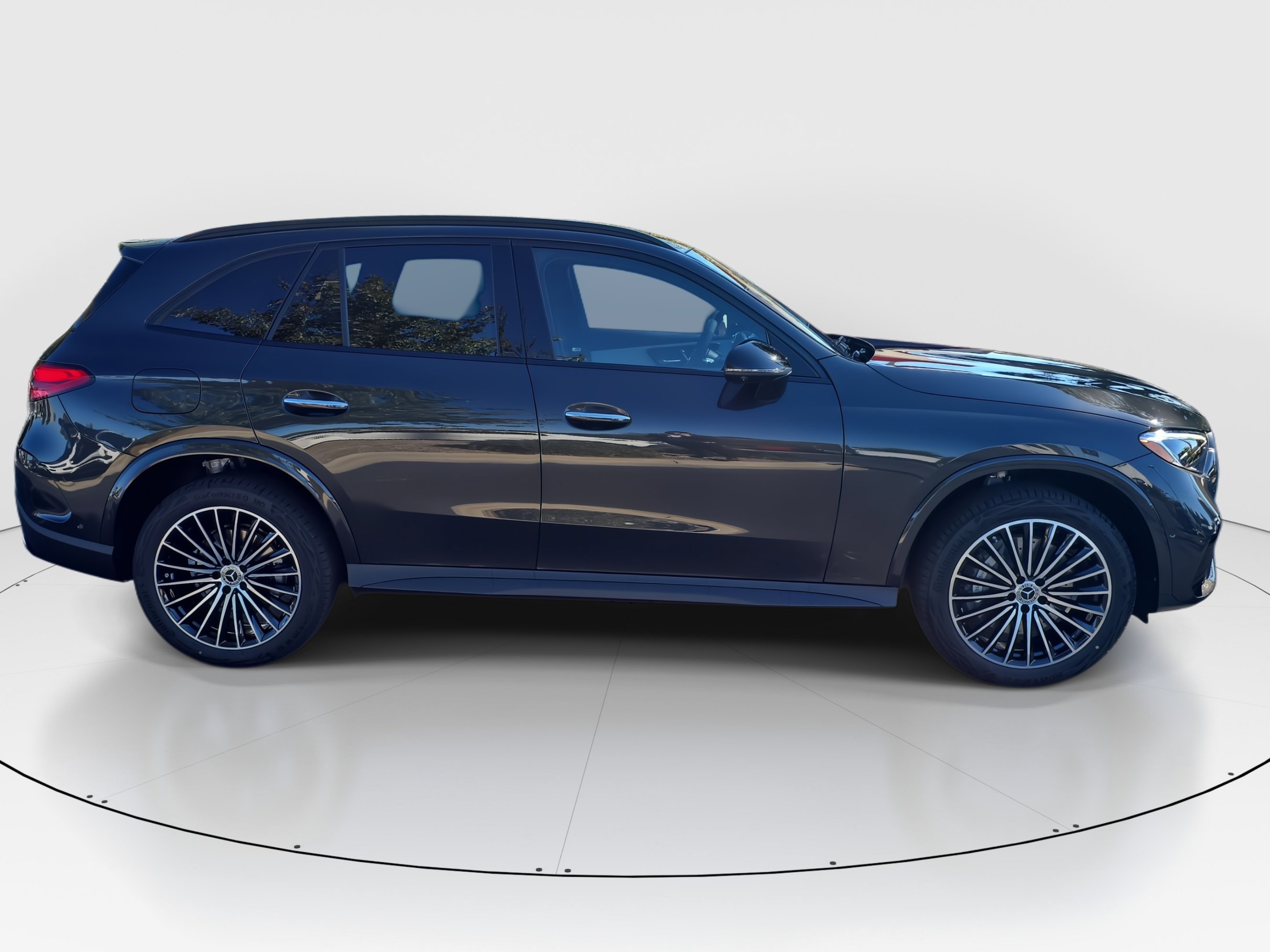 2026 Mercedes Benz GLC 300 4MATIC photo 2
