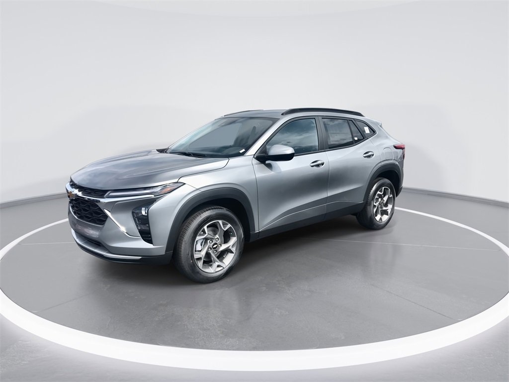 2025 Chevrolet Trax LT photo 4