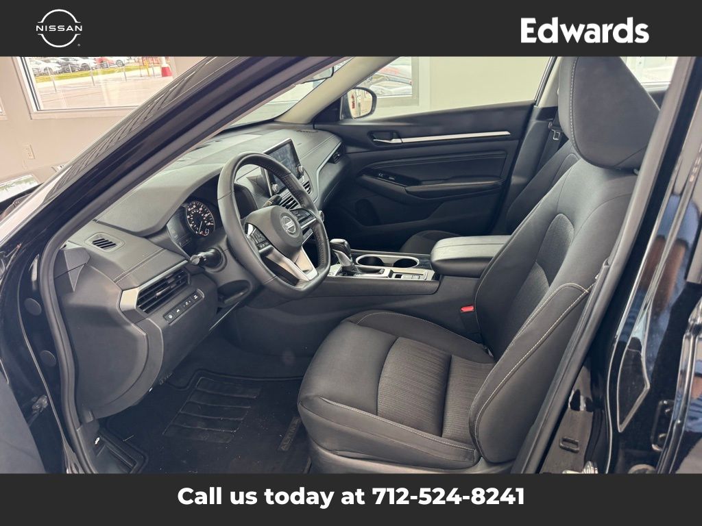 2022 Nissan Altima 2.5 SV photo 17