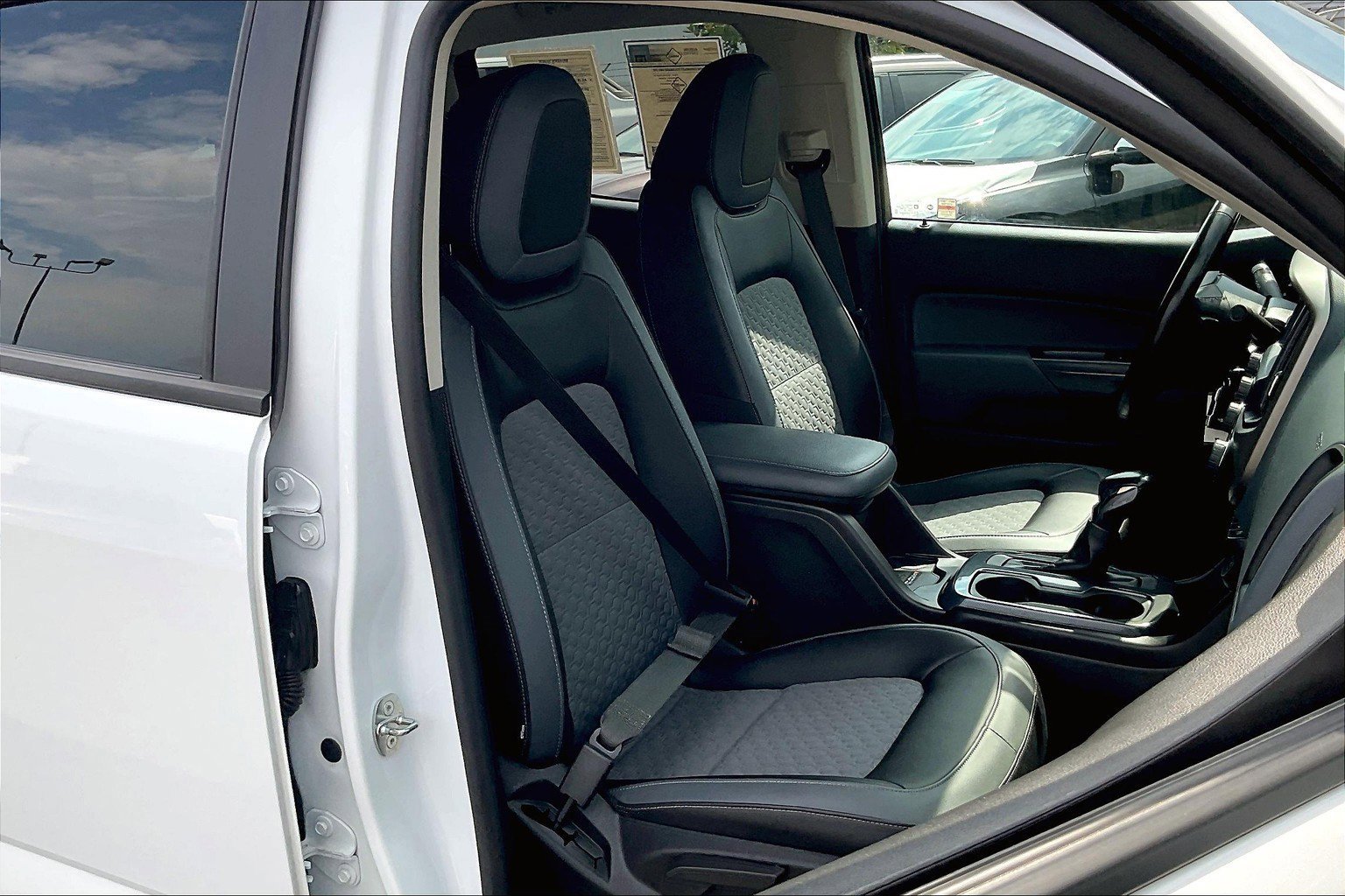 2022 Chevrolet Colorado Z71 photo 7