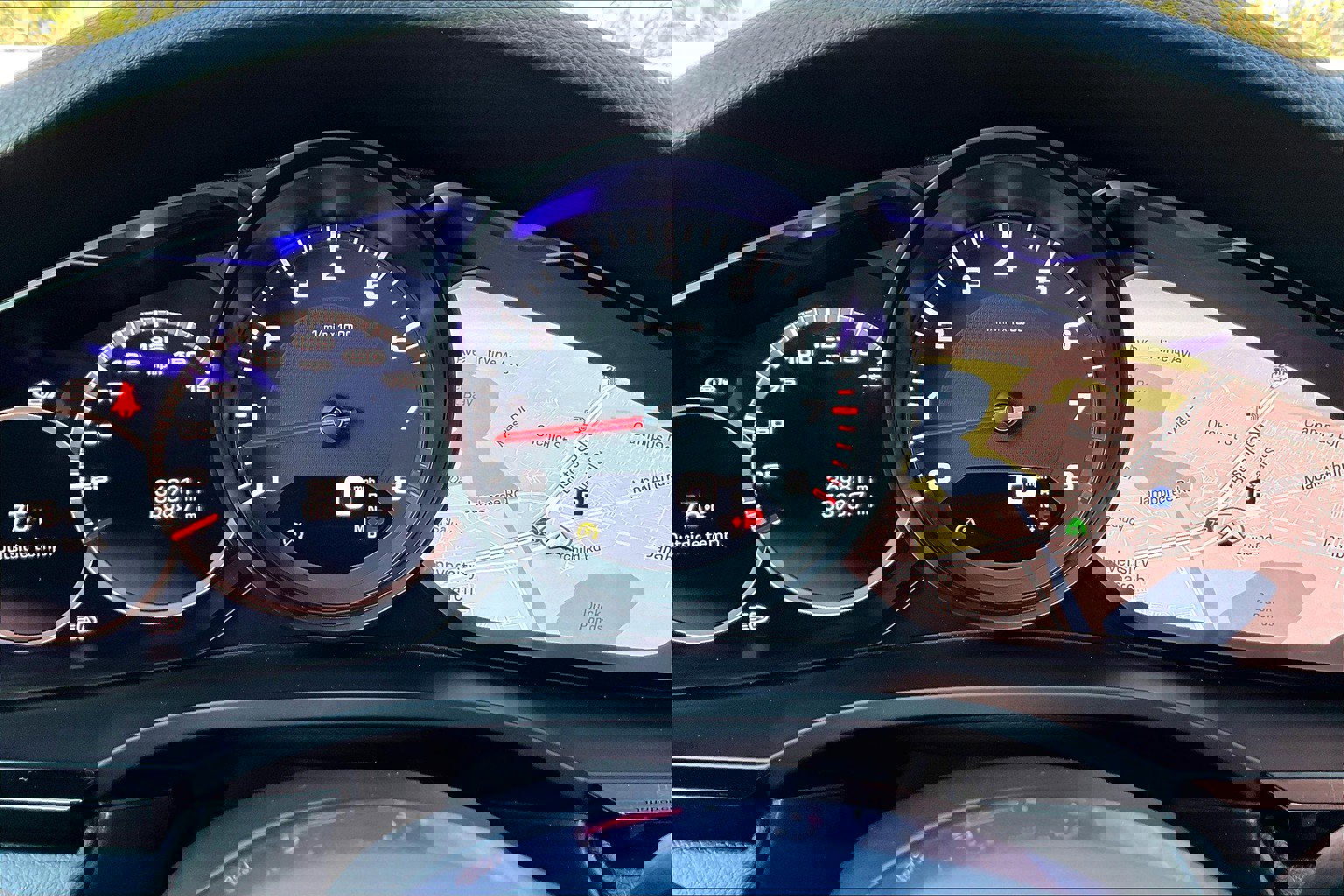 2022 Porsche Cayenne Platinum Edition photo 25