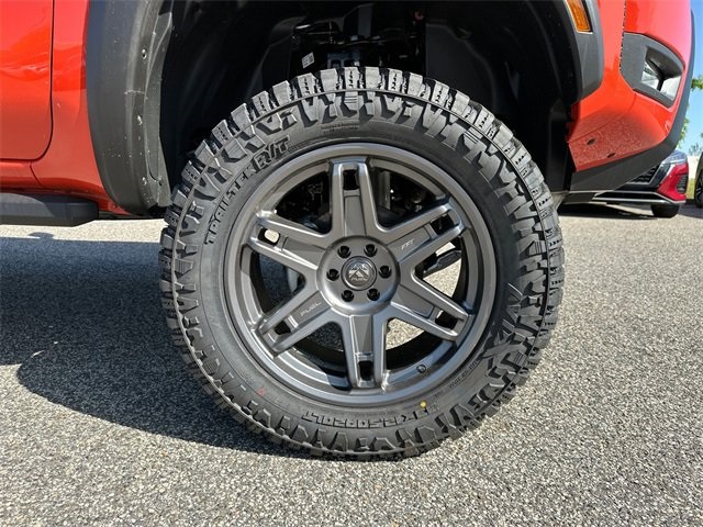 2025 Nissan Frontier PRO-4X photo 12