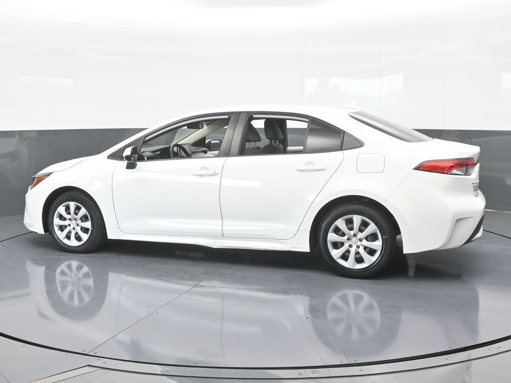 2020 Toyota Corolla LE photo 3