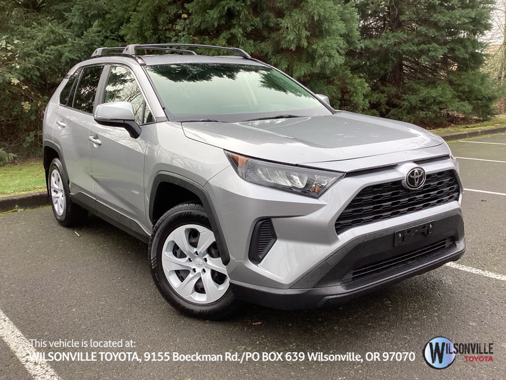 2019 Toyota RAV4 LE's photo