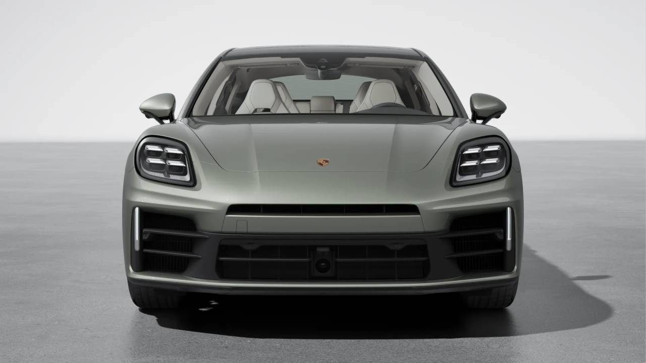 2026 Porsche Panamera 4 photo 4