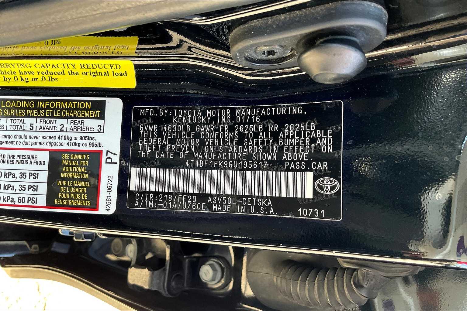 2016 Toyota Camry SE photo 33