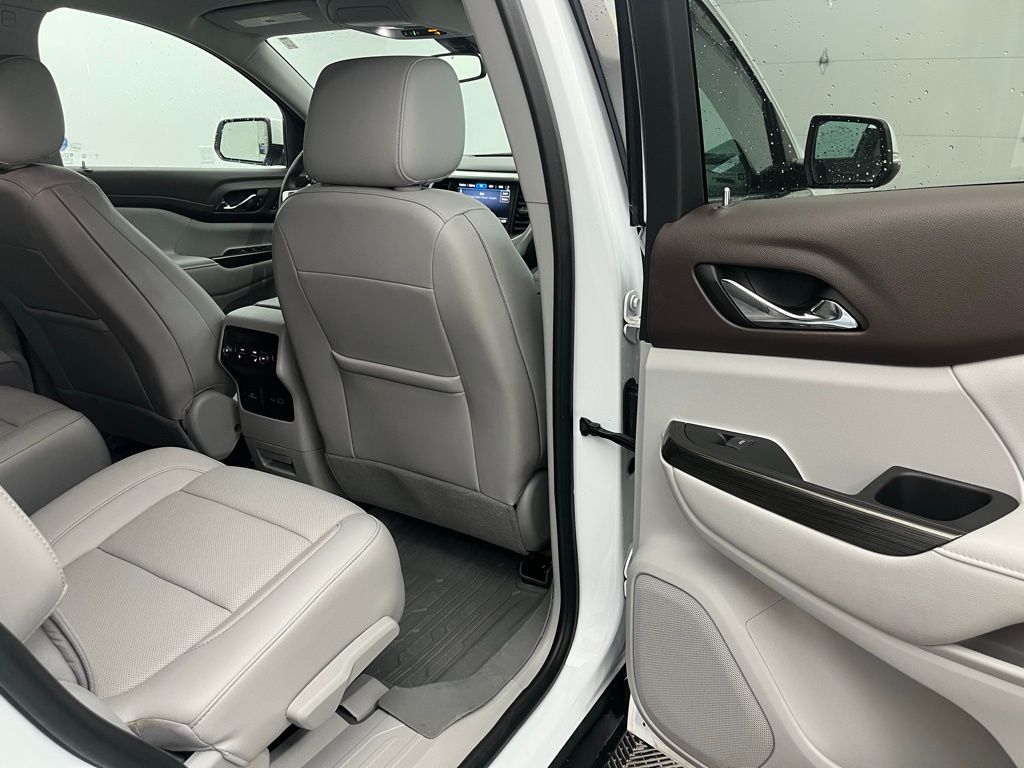 2023 Gmc Acadia SLT photo 34