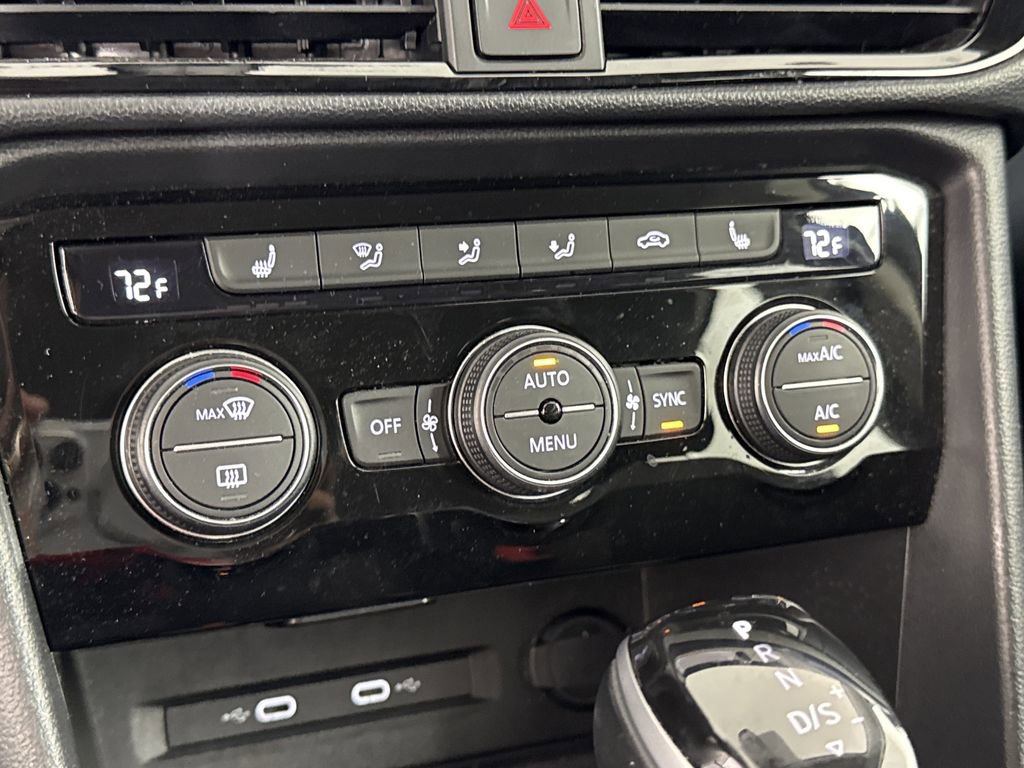 2024 Volkswagen Taos SE photo 24