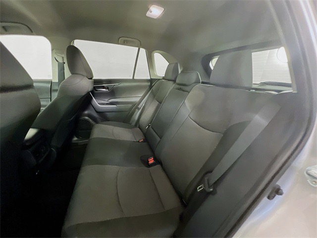 2024 Toyota RAV4 XLE photo 16
