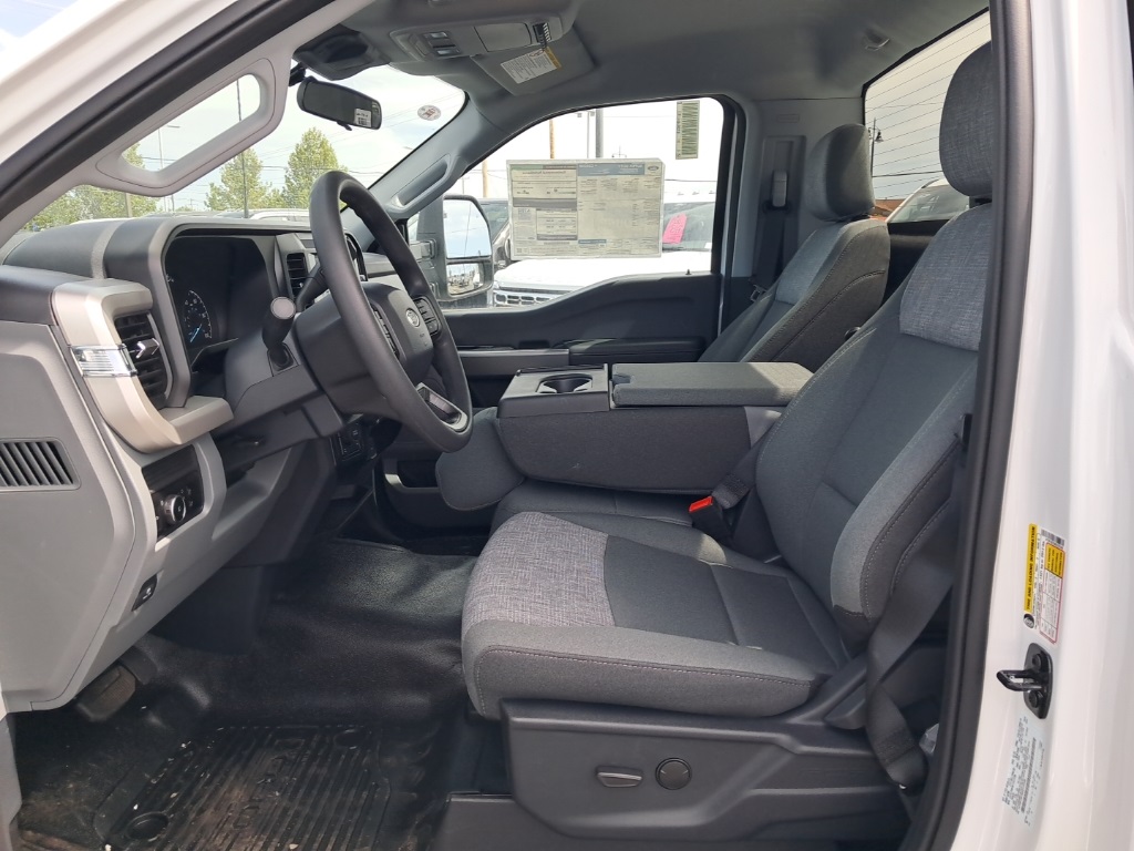 2025 Ford F-250 XLT photo 6