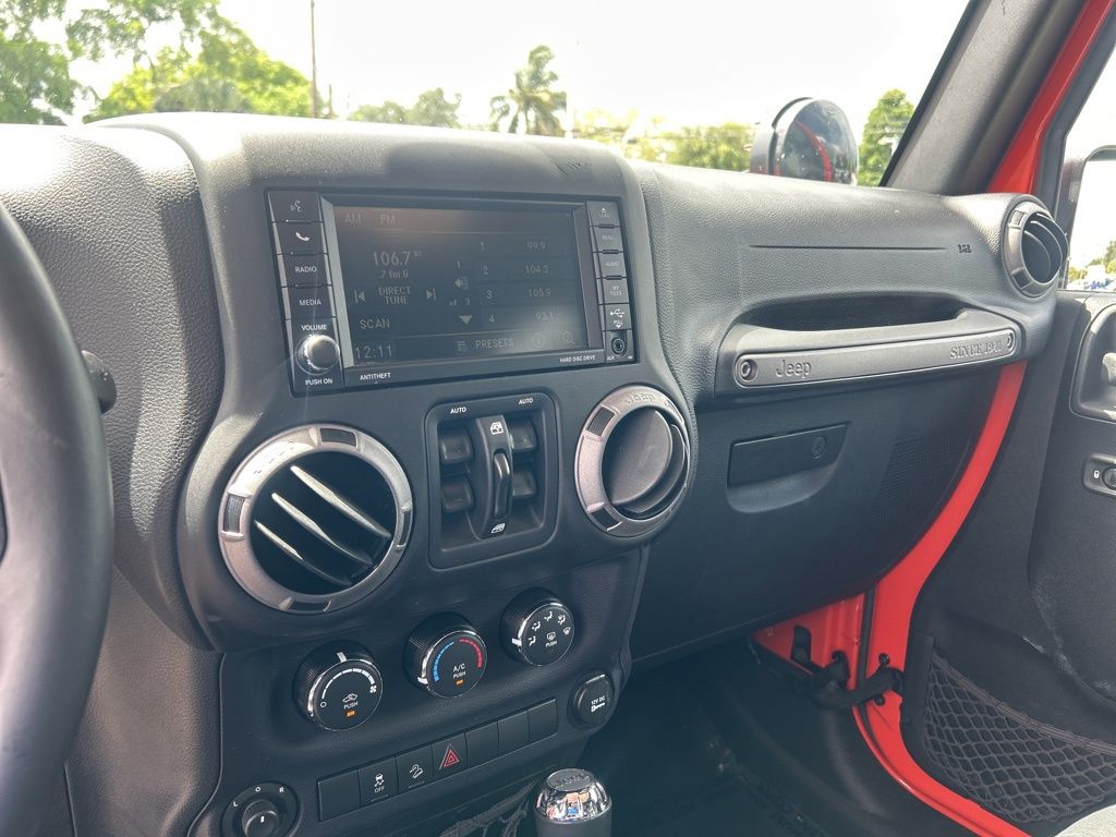 2015 Jeep Wrangler Unlimited Sport photo 10