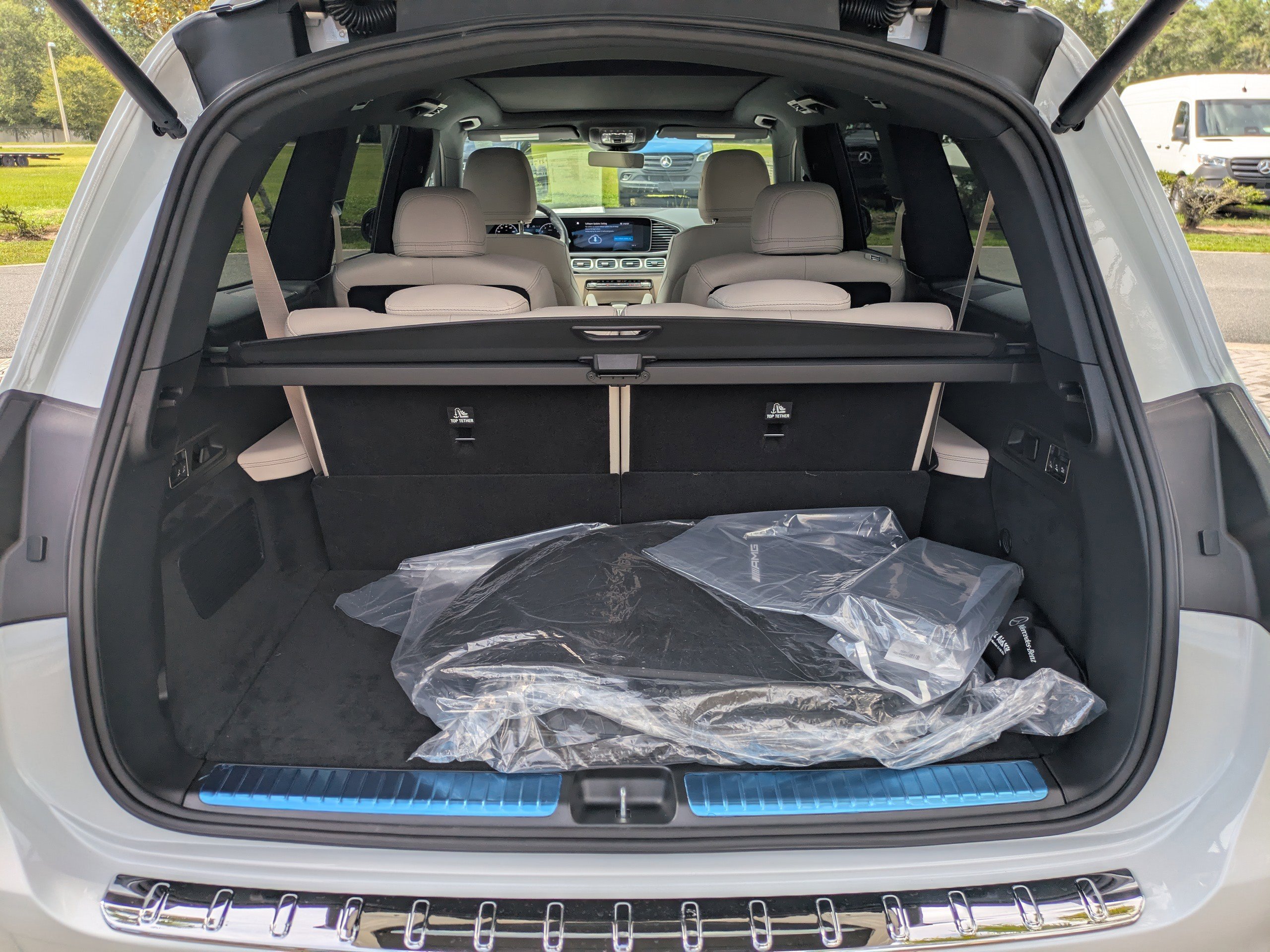 2025 Mercedes Benz GLS 450 4MATIC photo 11