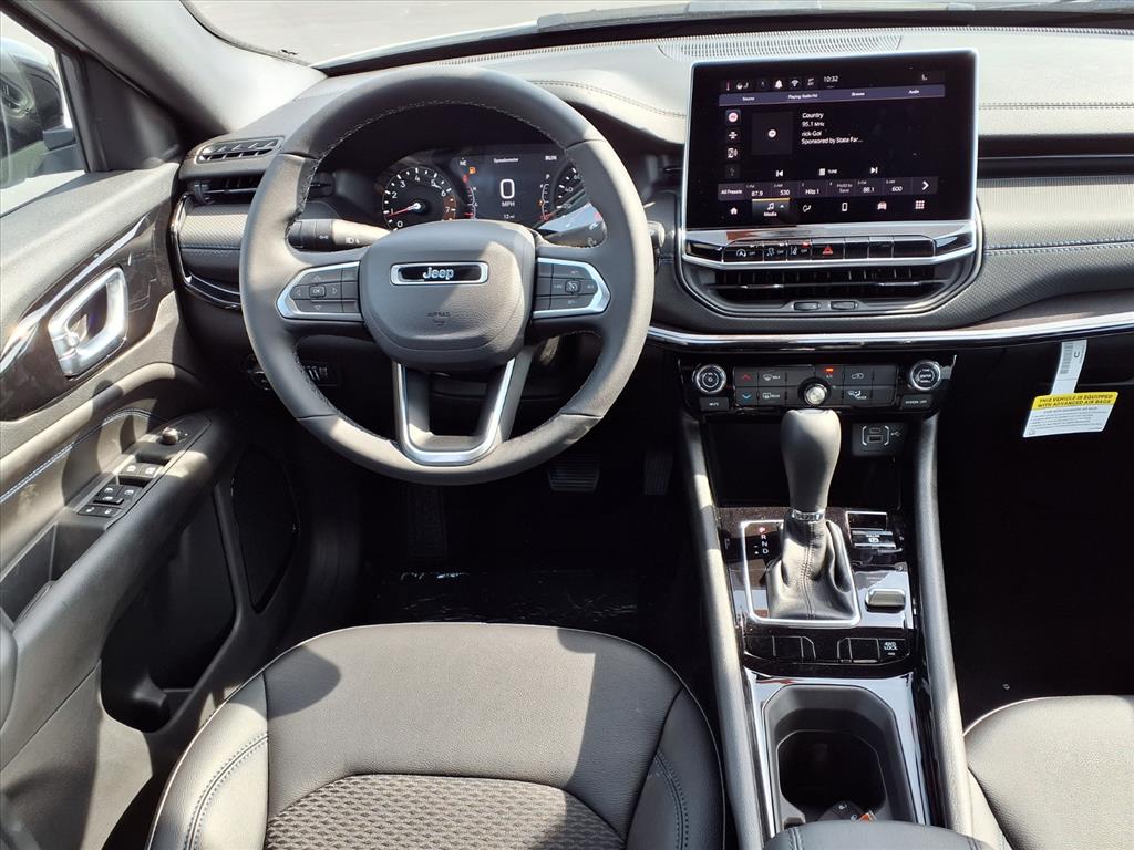 2026 Jeep Compass Latitude Altitude photo 3