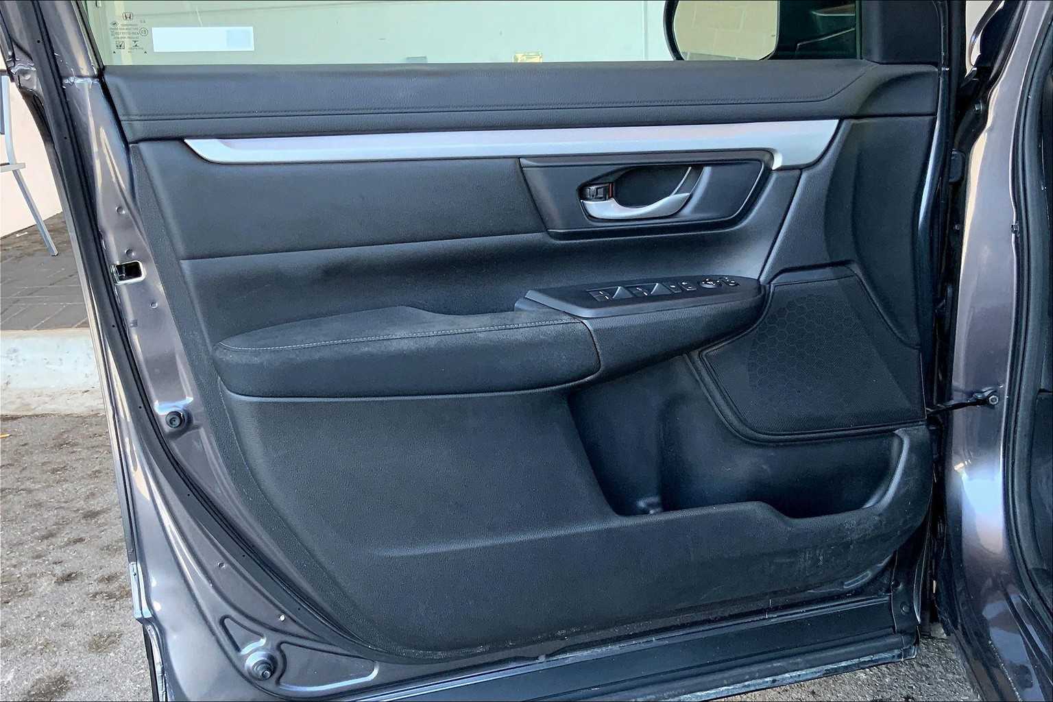 2019 Honda CR-V LX photo 21