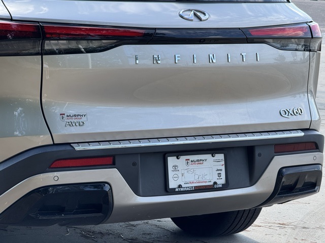 2023 Infiniti QX60 Luxe photo 9