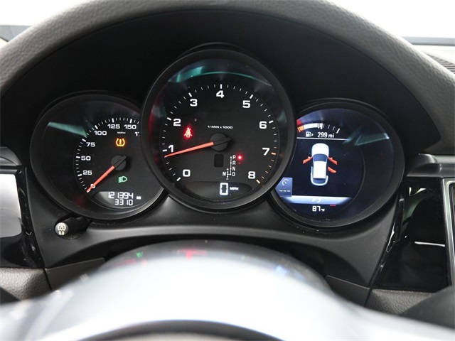 2018 Porsche Macan Base photo 8