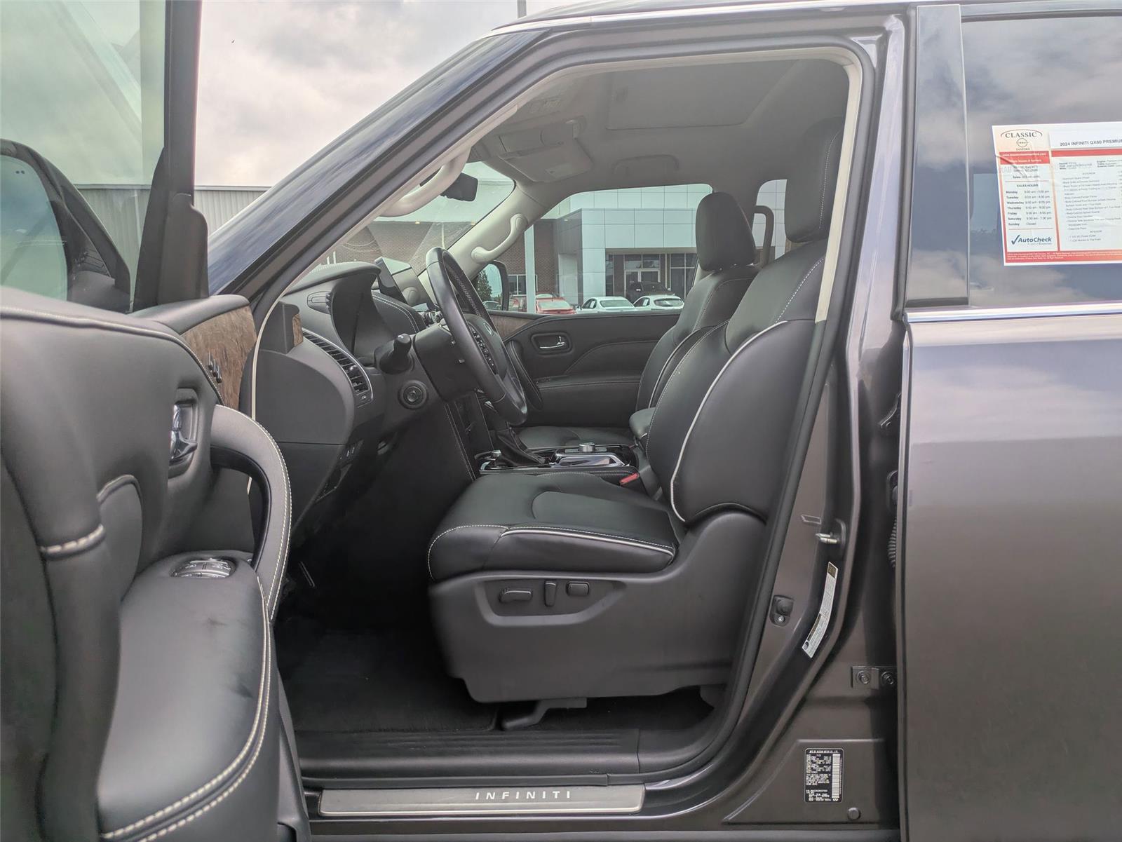 2024 Infiniti QX80 Premium Select photo 11
