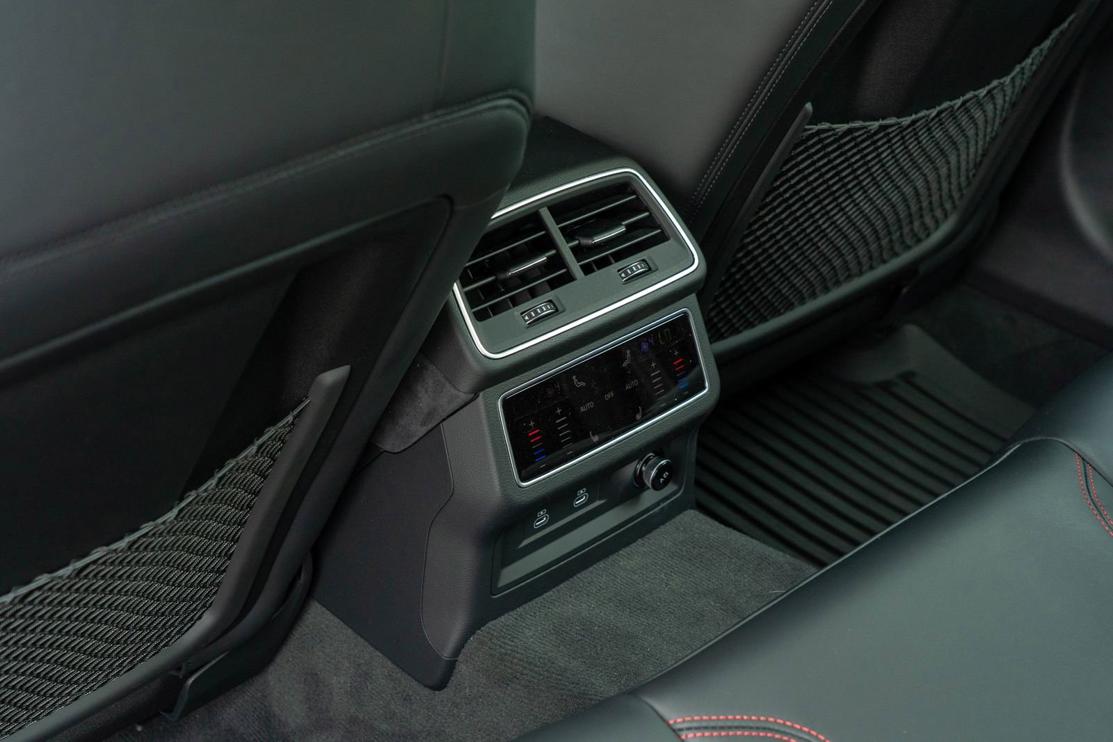 2024 Audi RS 6 Avant Performance photo 27