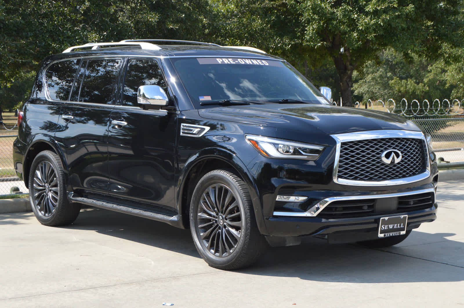 2022 Infiniti QX80 Sensory photo 3