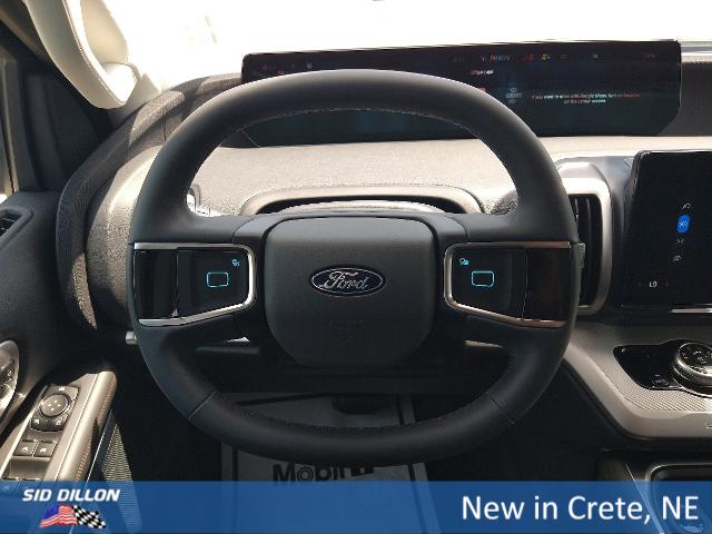 2025 Ford Expedition photo 5