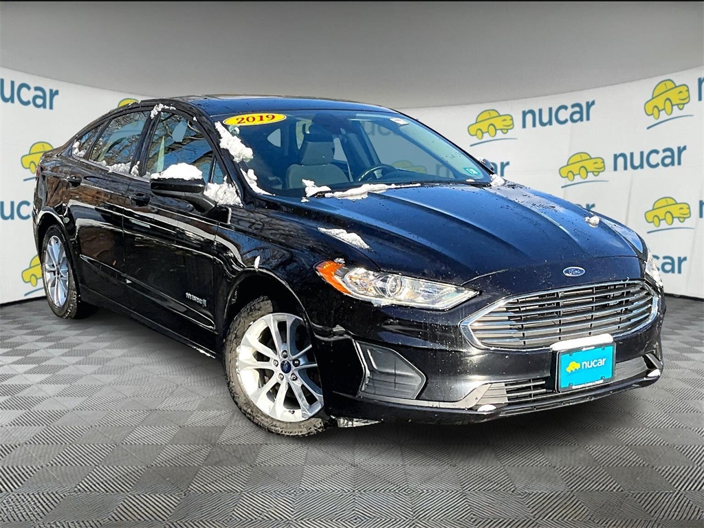 2019 Ford Fusion Hybrid SE's photo