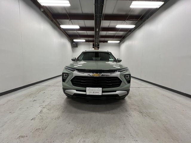 2025 Chevrolet Trailblazer LT photo 3
