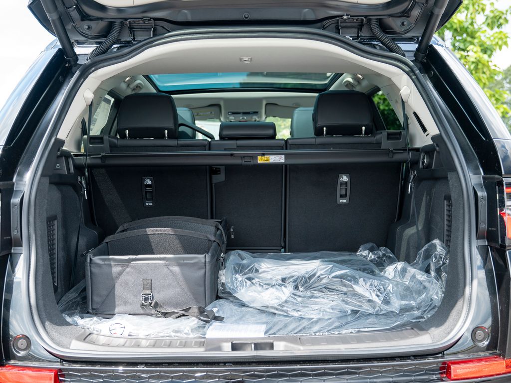 2025 Land Rover Discovery Sport S photo 22