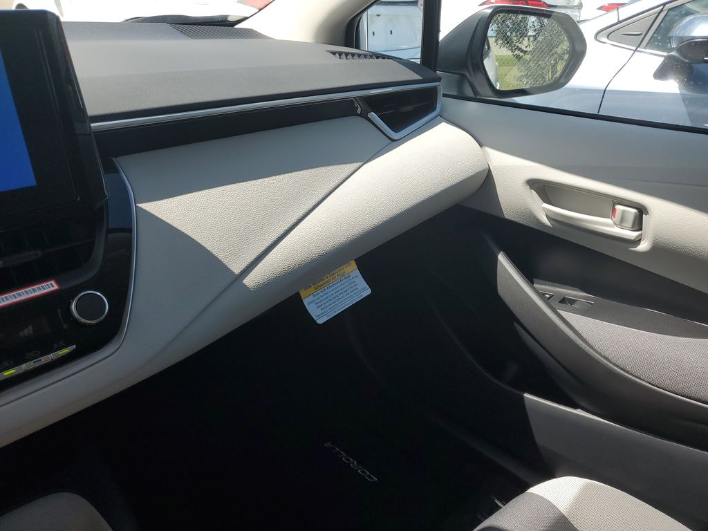 2025 Toyota Corolla LE photo 27