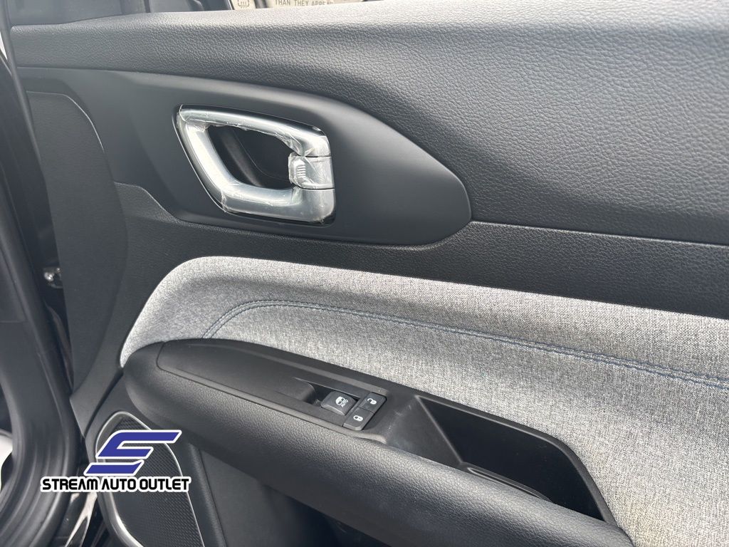 2022 Jeep Compass Latitude photo 9