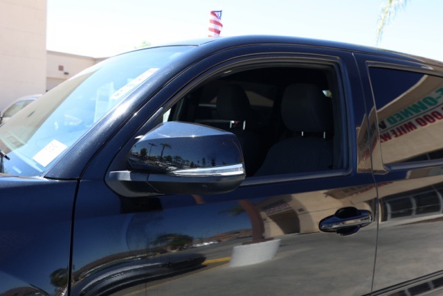 2017 Toyota Tacoma SR5 photo 11