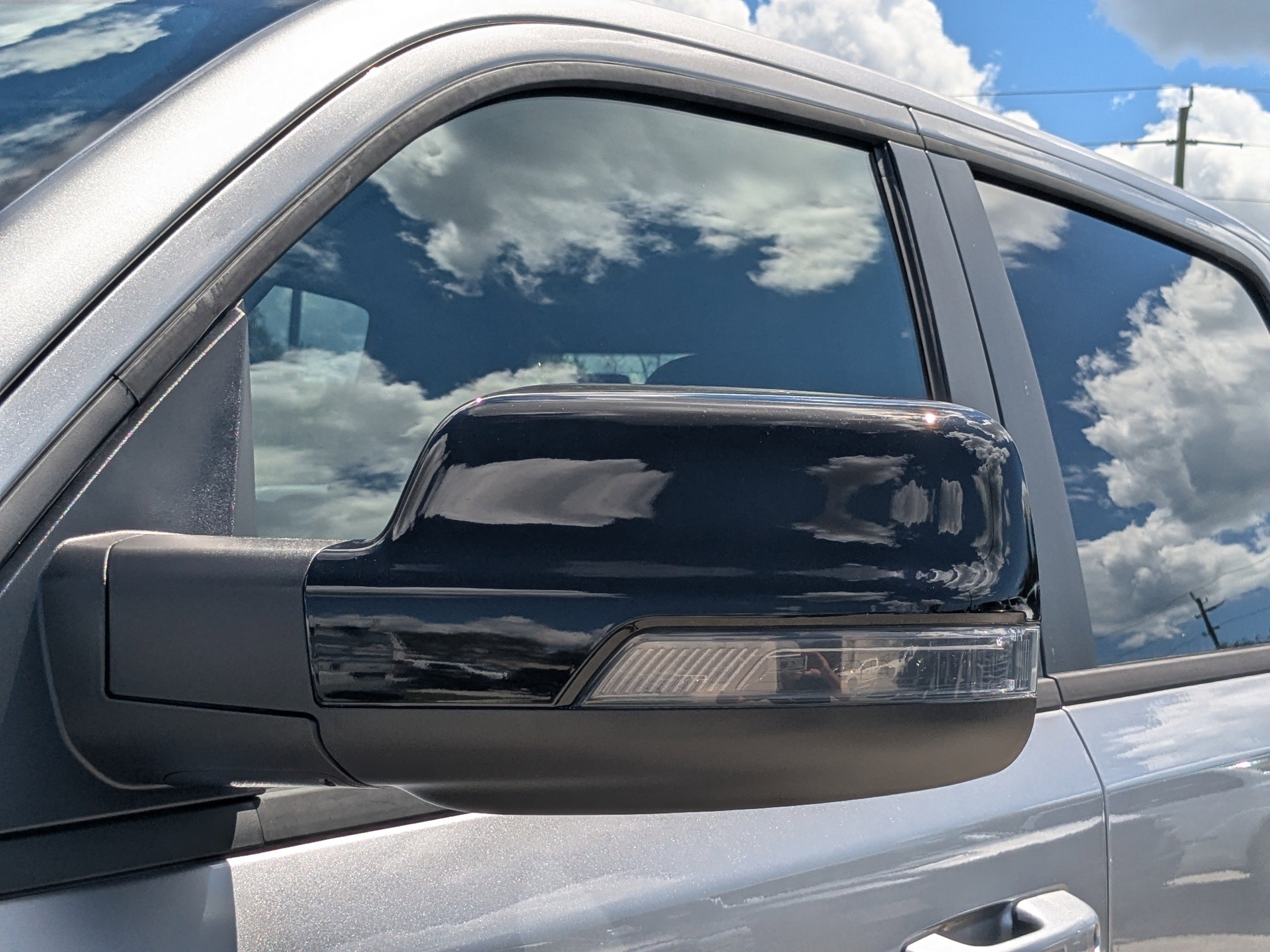 2026 Ram 1500 Laramie photo 9
