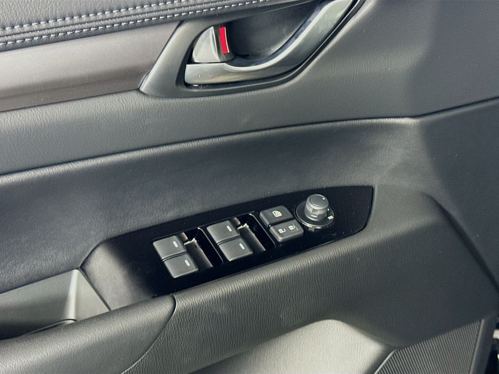 2025 Mazda CX-5 2.5 Select photo 17