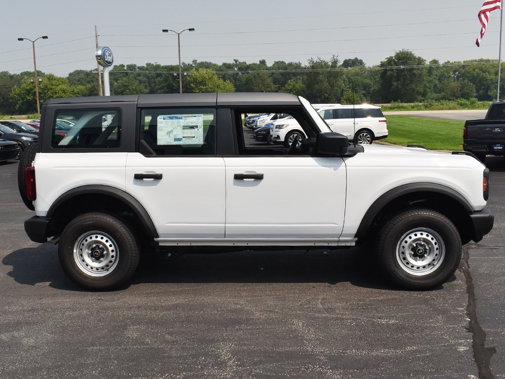 2025 Ford Bronco Base photo 11